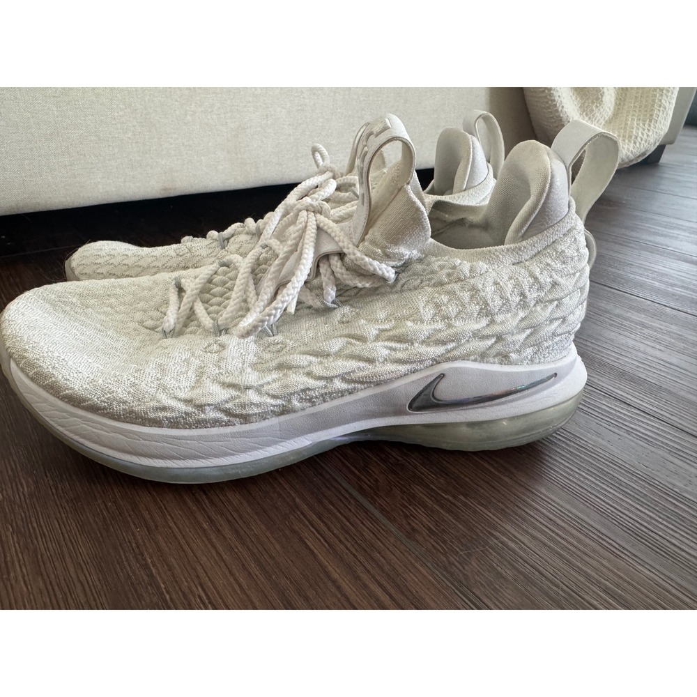 Nike LeBron‎ 15 Low Triple White Men's 9 Basketball Shoes